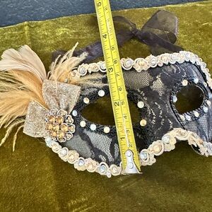 Elegant Lace Masquerade Mask with Feathers